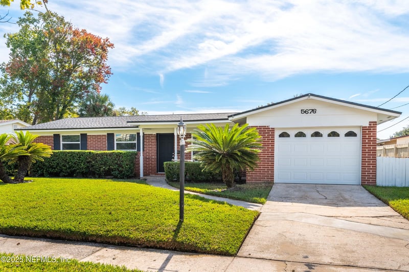 5676 Flagstaff Rd, Jacksonville, FL 32207