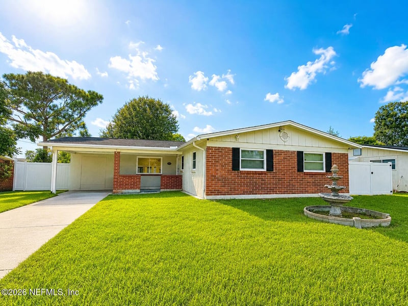 569 Coppitt Dr E, Orange Park, FL 32073