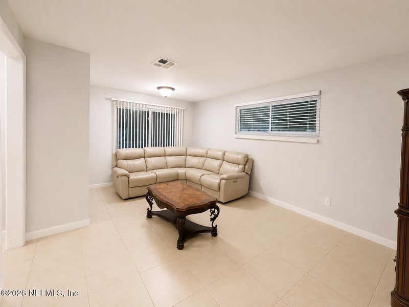 569 Coppitt Dr E, Orange Park, FL 32073