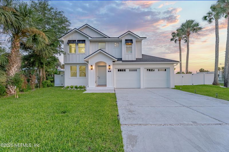569 Myra St, Neptune Beach, FL 32266