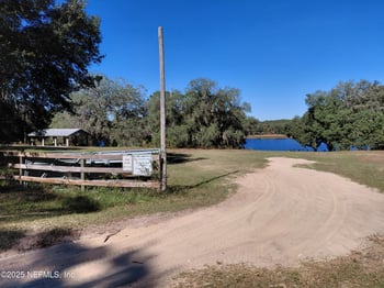 5706 N Crater Lake Cir, Keystone Heights, FL 32656