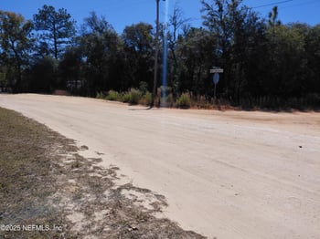 5706 N Crater Lake Cir, Keystone Heights, FL 32656