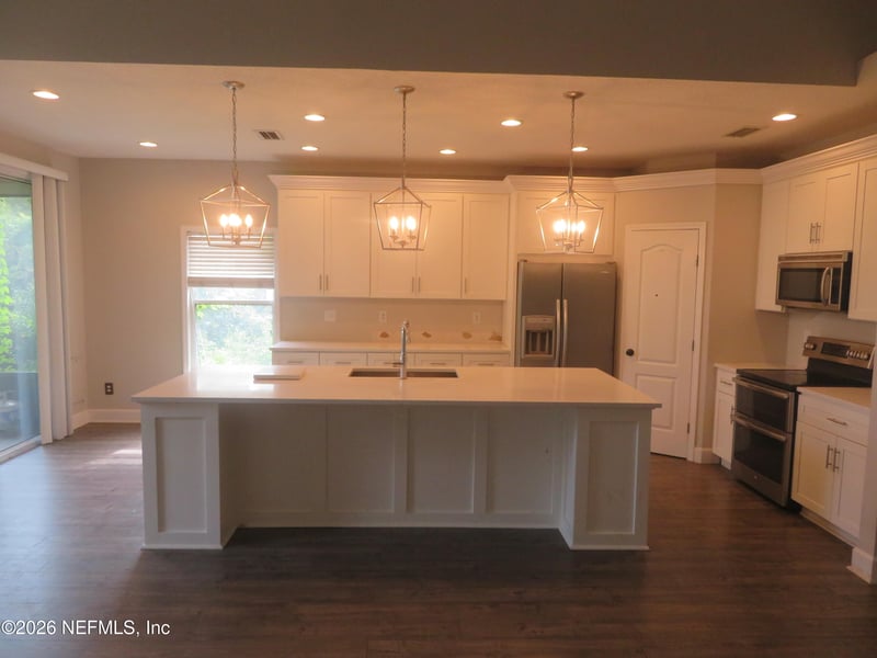 5715 Rainbow Lake Dr N, Jacksonville, FL 32258