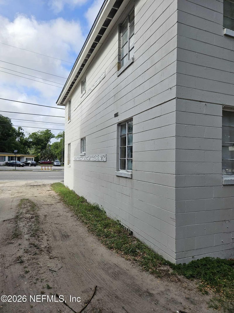 5718 Merrill Rd, Jacksonville, FL 32277