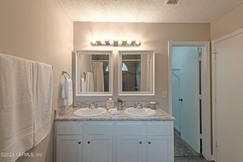 572 James Wilson Cir, Orange Park, FL 32073
