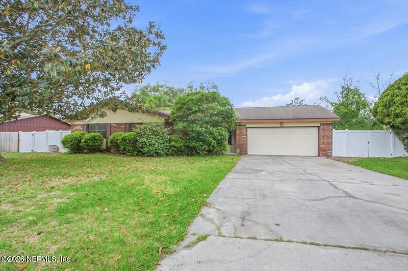 572 John Hancock St, Orange Park, FL 32073