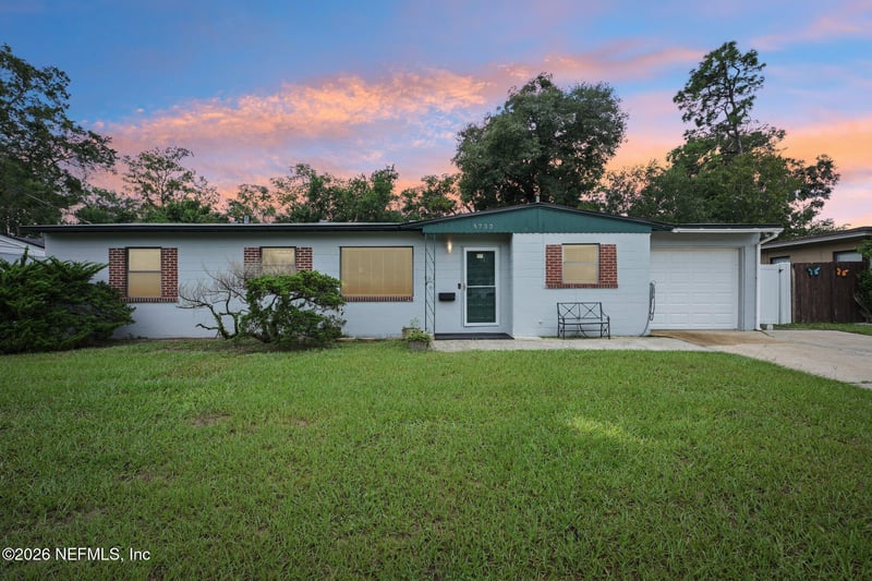 5732 Cedar Forest Dr S, Jacksonville, FL 32210