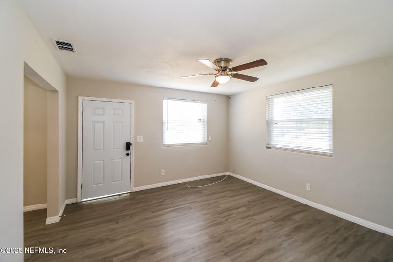 5746 Techwood Dr, Jacksonville, FL 32277