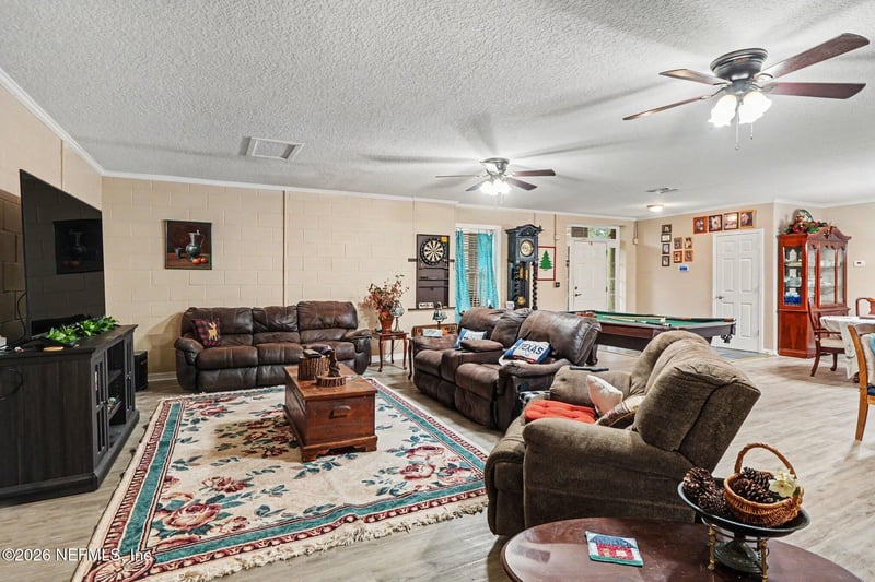5754 N Crater Lake Cir, Keystone Heights, FL 32656