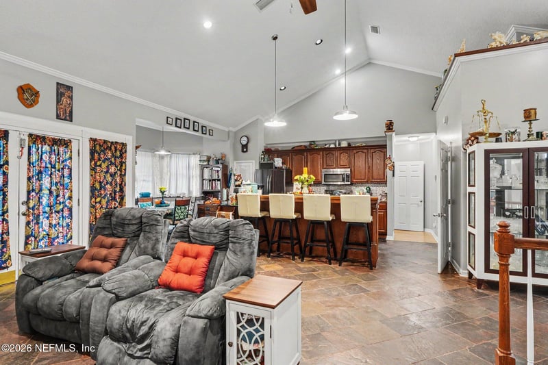 5754 N Crater Lake Cir, Keystone Heights, FL 32656