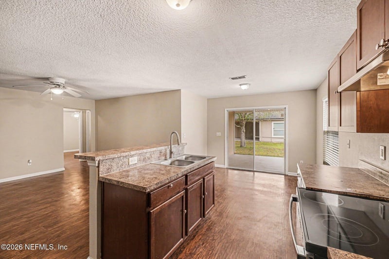 5759 Village Pond Cir, Jacksonville, FL 32210