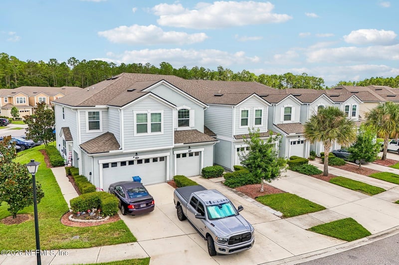 576 Richmond Dr, St Johns, FL 32259