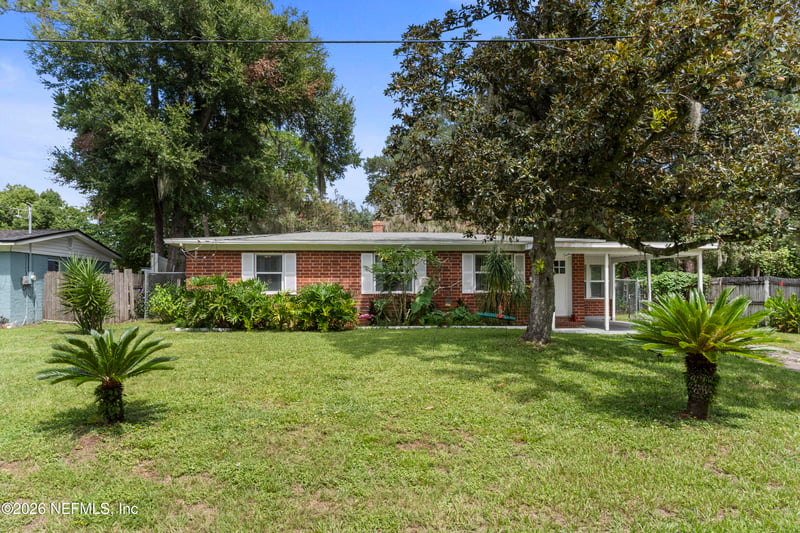5779 Lake Lucina Dr N, Jacksonville, FL 32211