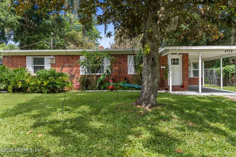 5779 Lake Lucina Dr N, Jacksonville, FL 32211