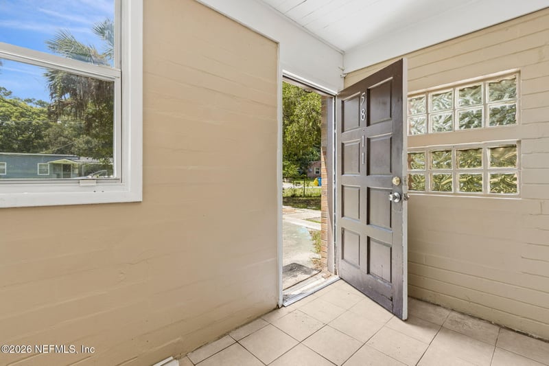 5811 Hollyhock Rd, Jacksonville, FL 32209