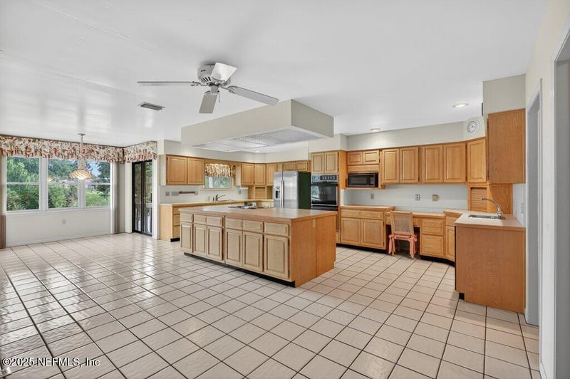 5811 Point Bayou St, Jacksonville, FL 32211