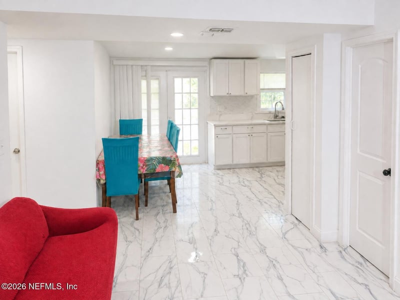 5813 Ridgeway Rd E, Jacksonville, FL 32244