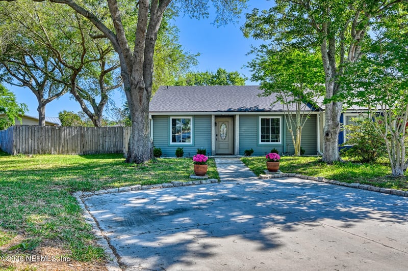 582 Aquatic Dr, Atlantic Beach, FL 32233