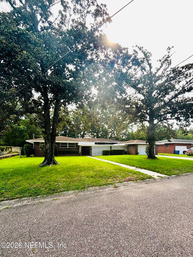 5832 Lusaid Dr, Jacksonville, FL 32209