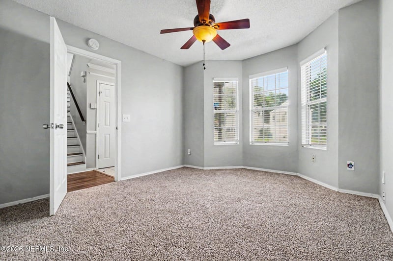 587 Staffordshire Dr E, Jacksonville, FL 32225