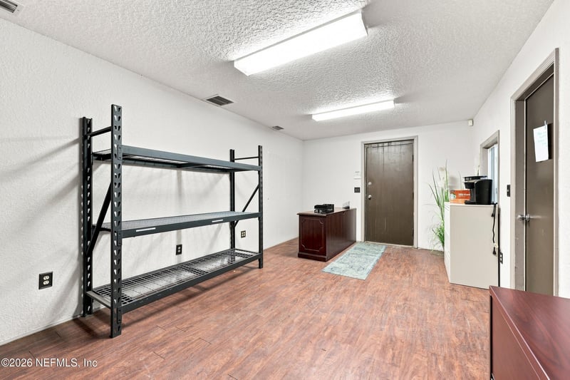 589 W 14th St, Atlantic Beach, FL 32233