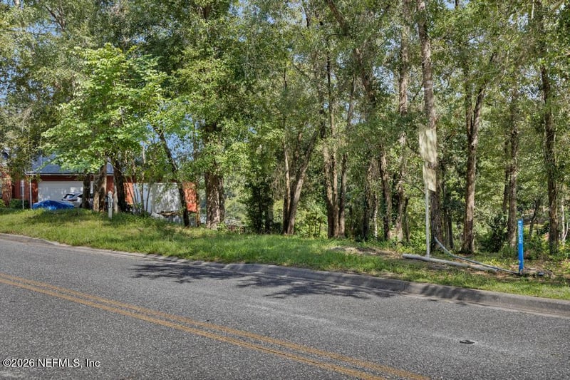 592 Lake Asbury Dr, Green Cove Springs, FL 32043