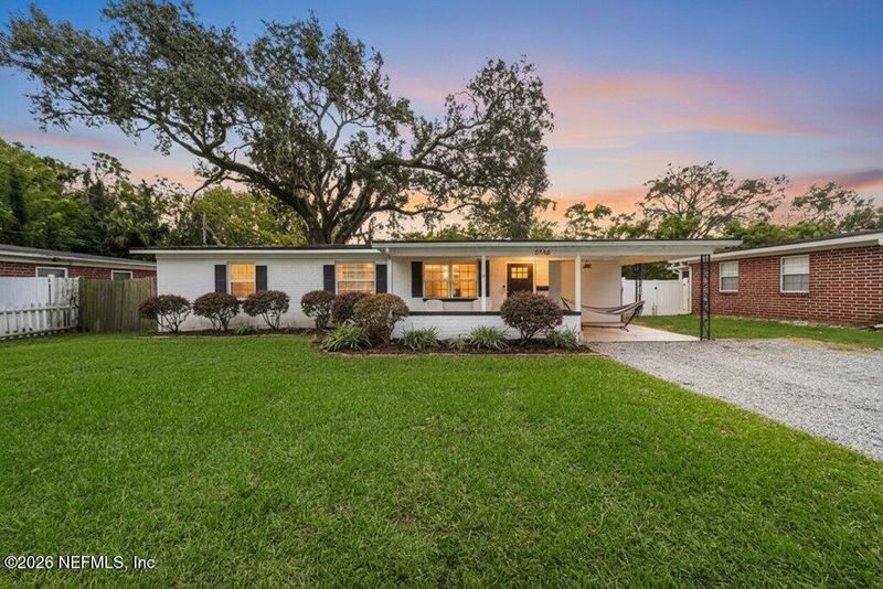 5926 Maple Leaf Dr S, Jacksonville, FL 32211