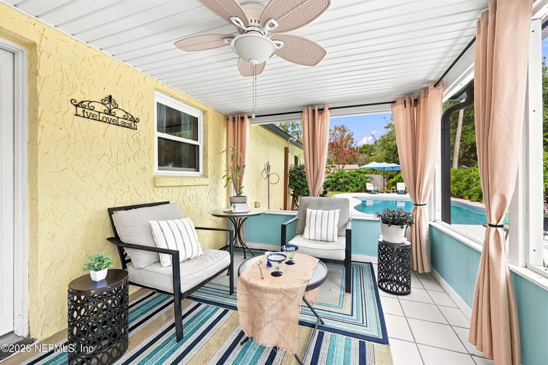 593 Cruiser Ln, Atlantic Beach, FL 32233