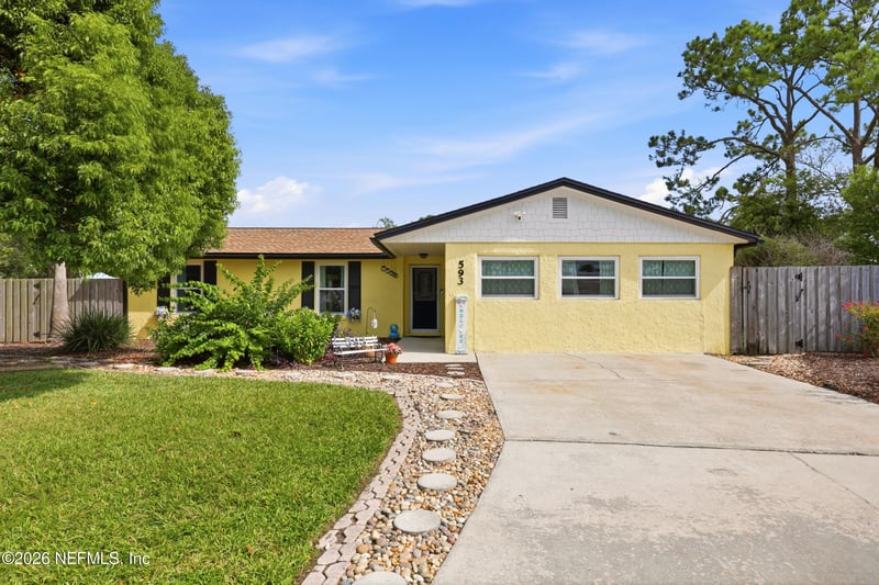 593 Cruiser Ln, Atlantic Beach, FL 32233