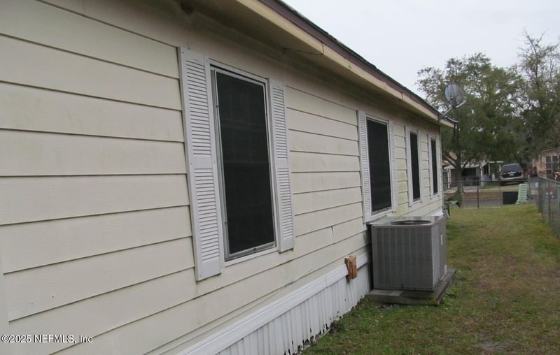 5931 Longchamp Dr, Jacksonville, FL 32244