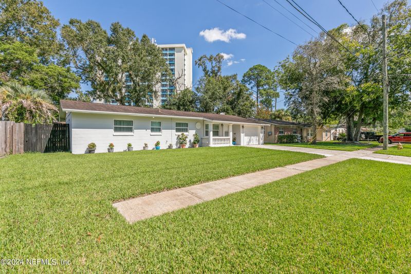 5937 Loran Dr N, Jacksonville, FL 32216