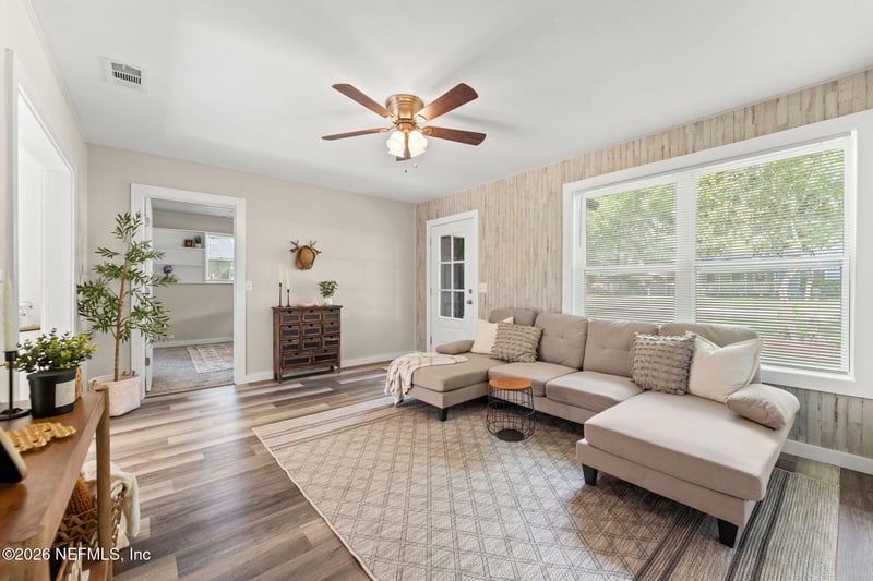 594 Cedar Ave, Baldwin, FL 32234