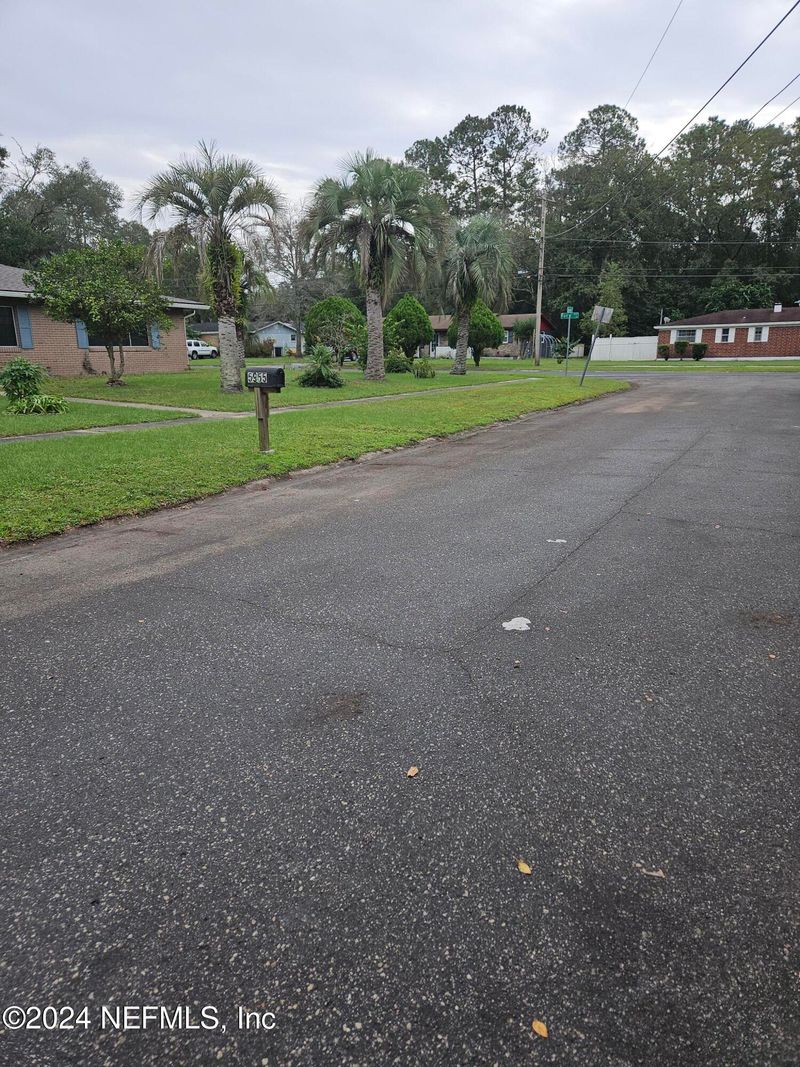 5955 Chevelle Dr, Jacksonville, FL 32244