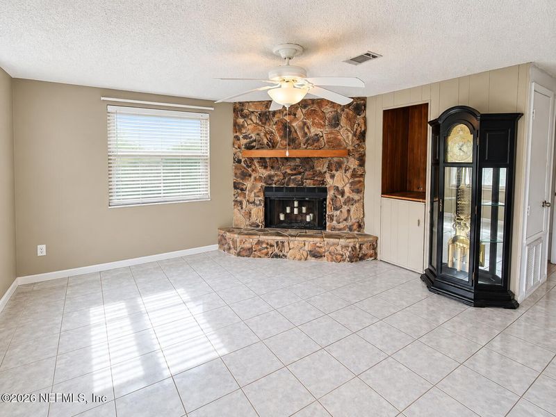 5971 Longchamp Dr, Jacksonville, FL 32244
