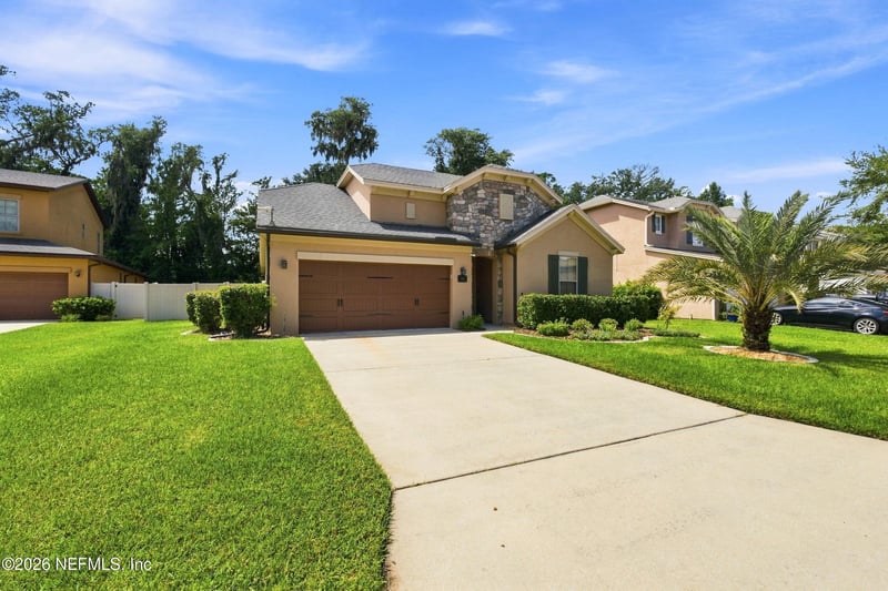 598 Amber Creek Dr, Jacksonville, FL 32218