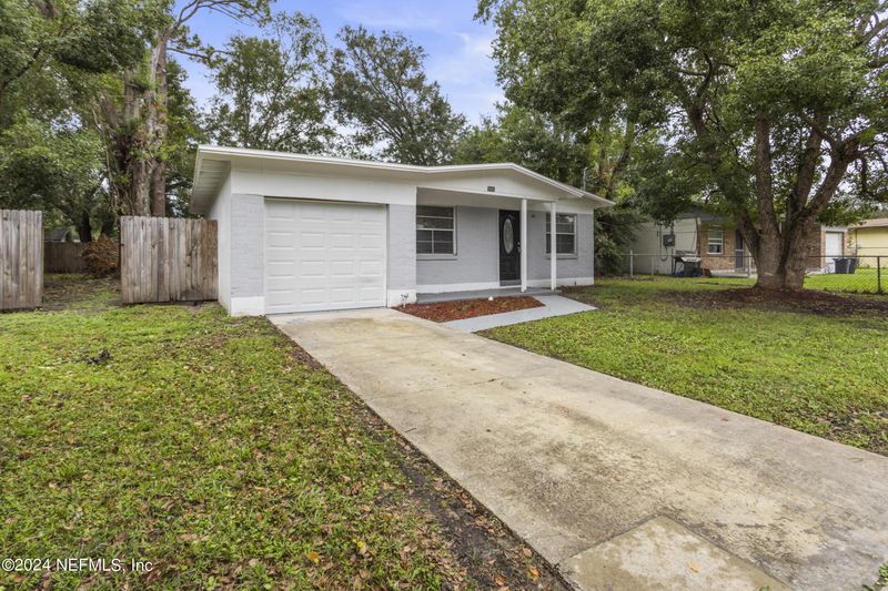 5985 Martin Luther King Dr, Jacksonville, FL 32219