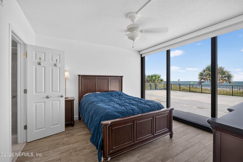 601 1st St S #2B, Jacksonville Beach, FL 32250