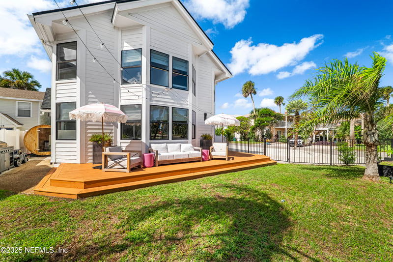 602 1st St, Neptune Beach, FL 32266