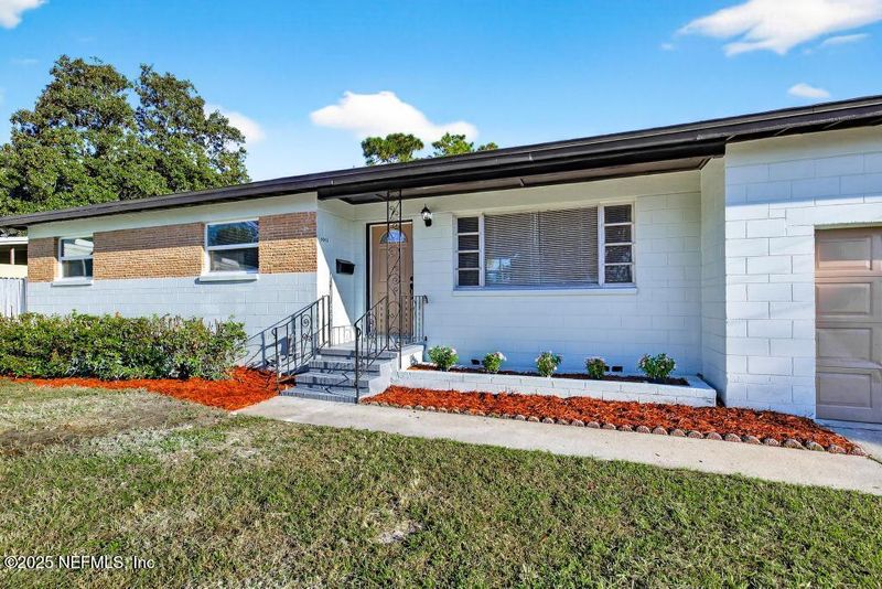 6033 Anvil Rd, Jacksonville, FL 32277