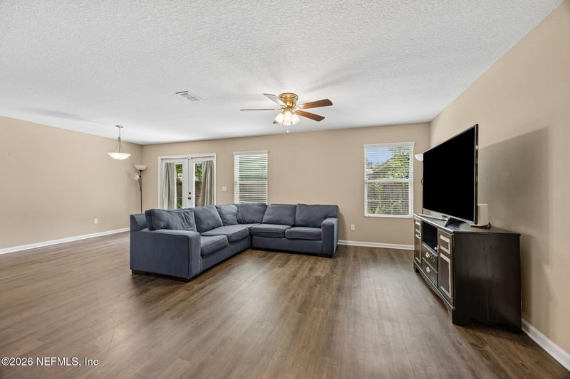 6033 Peeler Rd S, Jacksonville, FL 32277