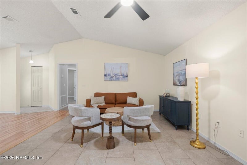 604 N 15th St, Fernandina Beach, FL 32034