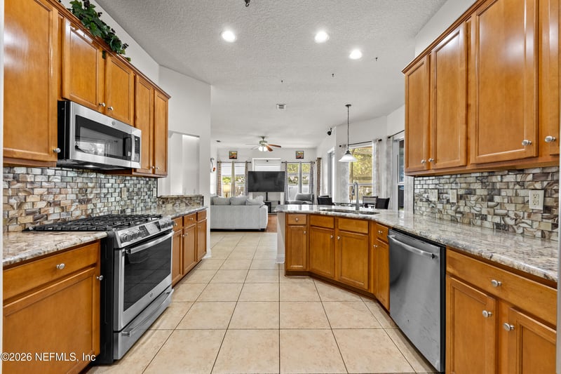 6045 Alderfer Springs Dr, Jacksonville, FL 32258