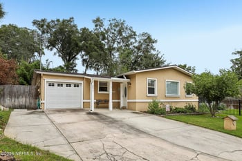6053 Hinely Ln, Jacksonville, FL 32216
