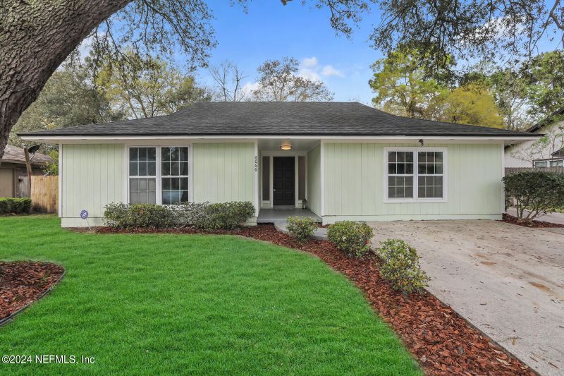 6066 Blank Dr W, Jacksonville, FL 32244