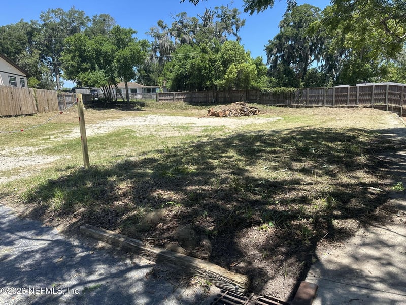 6068 Hinely Ln, Jacksonville, FL 32216
