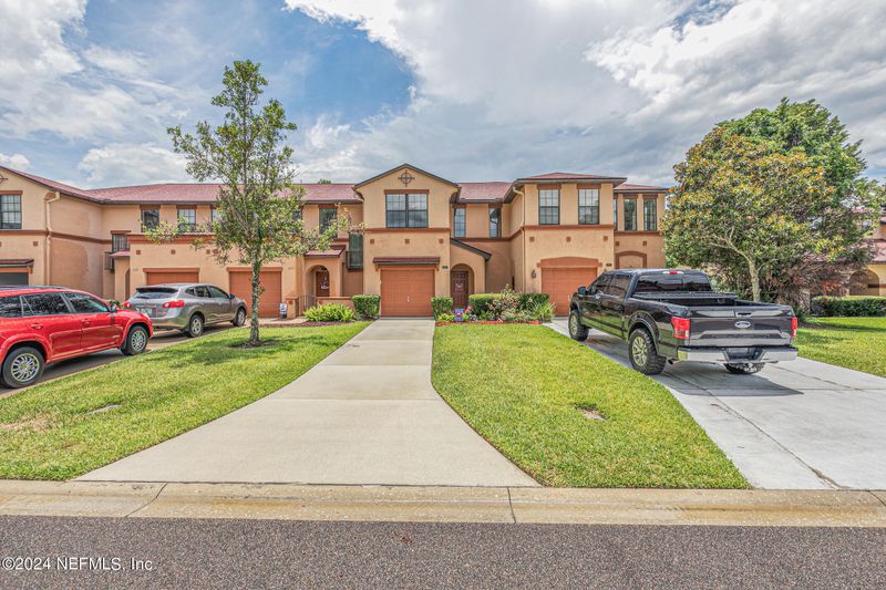 607 Briar Way Ln, St Johns, FL 32259