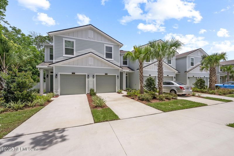 608 Celtic Dr, Jacksonville, FL 32218