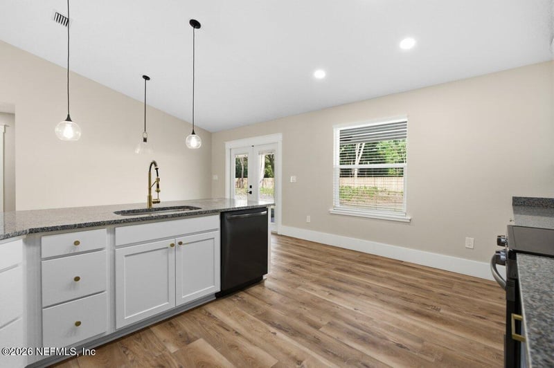 6093 Taylor Rd, Jacksonville, FL 32234