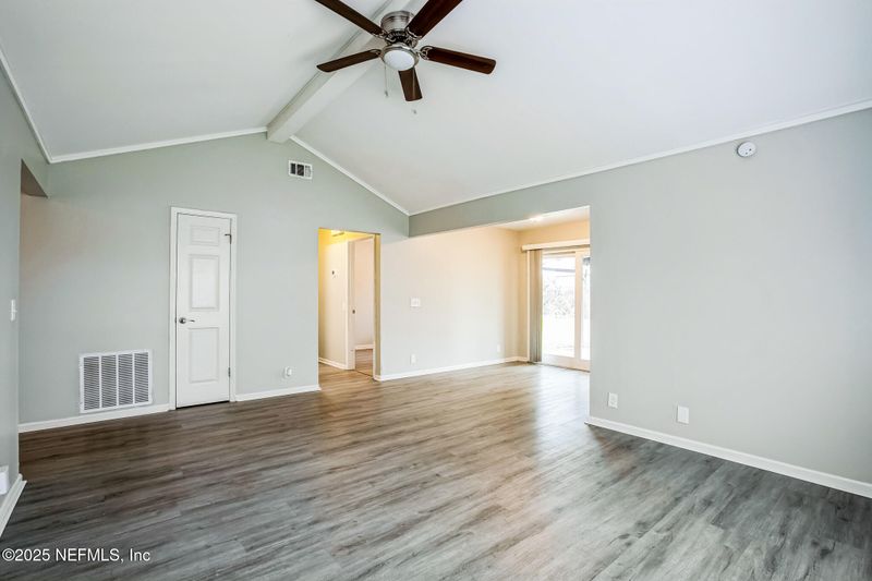 6096 Blank Dr, Jacksonville, FL 32244