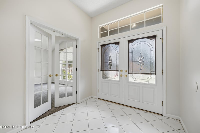 6112 Winding Bridge Dr, Jacksonville, FL 32277